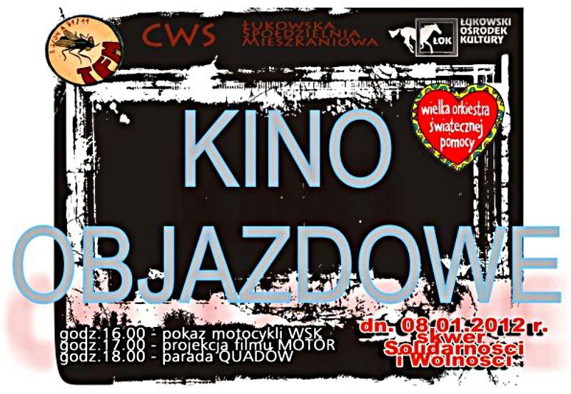 Plenerowe kino i terenówki z pochodniami