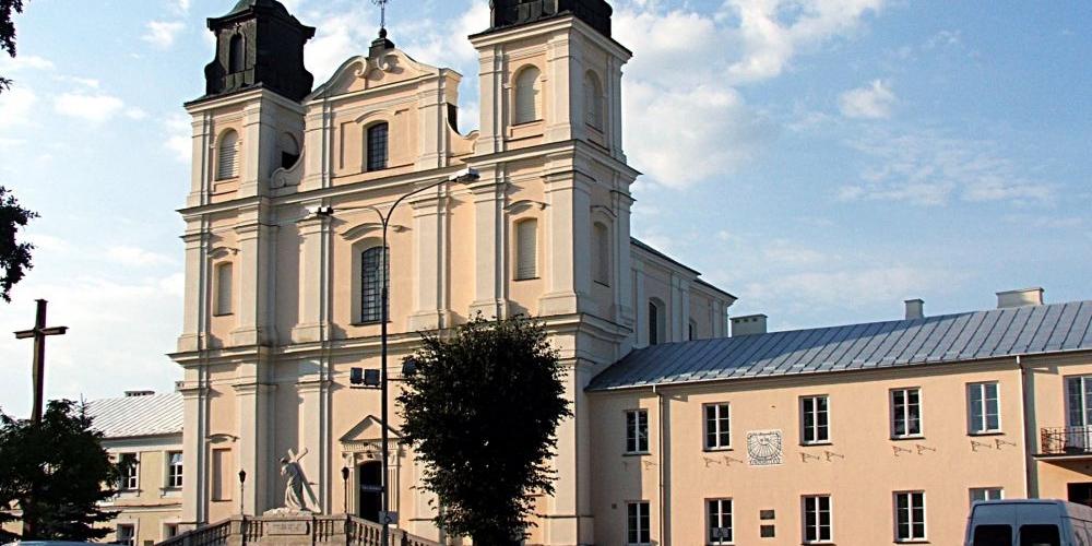 Biskup zainstalował kanoników