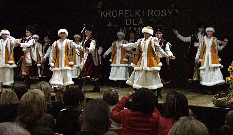 „Kropelki Rosy” tańczyły dla mam (galeria)