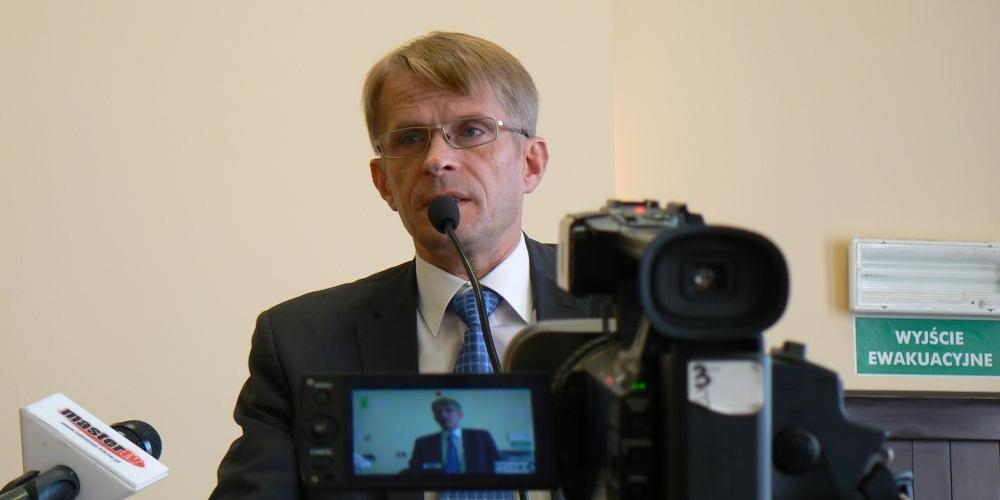 Manipulacja, perfidna kampania, teoria spisku?
