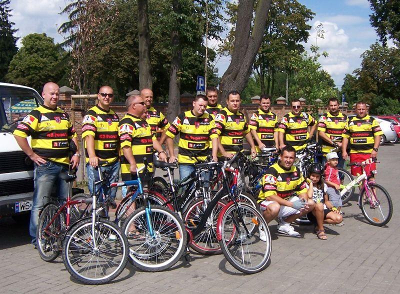 Rugbiści na rowerach
