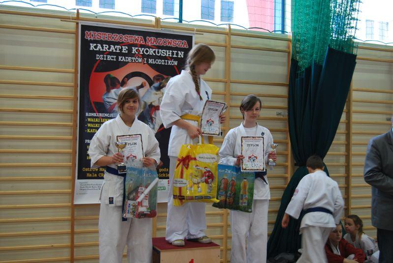 Dwa srebrne medale mińskich karateków