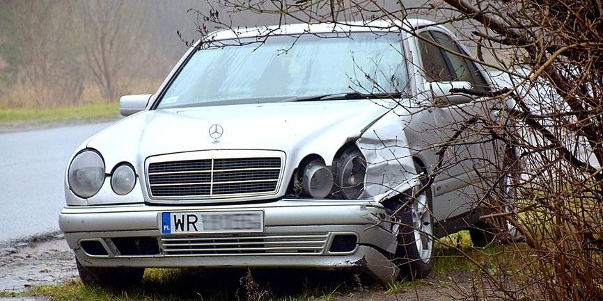Nikomu niepotrzebny... mercedes