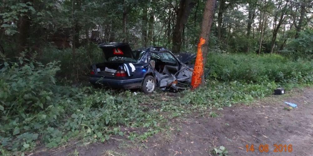 Spowodował wypadek i pozostawił rannego pasażera
