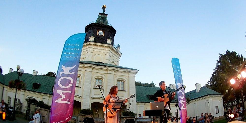 Koncert przy fontannie