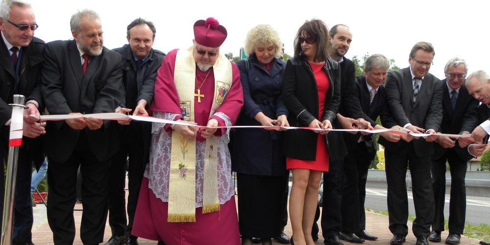 Wstęga, modlitwa i pokropek