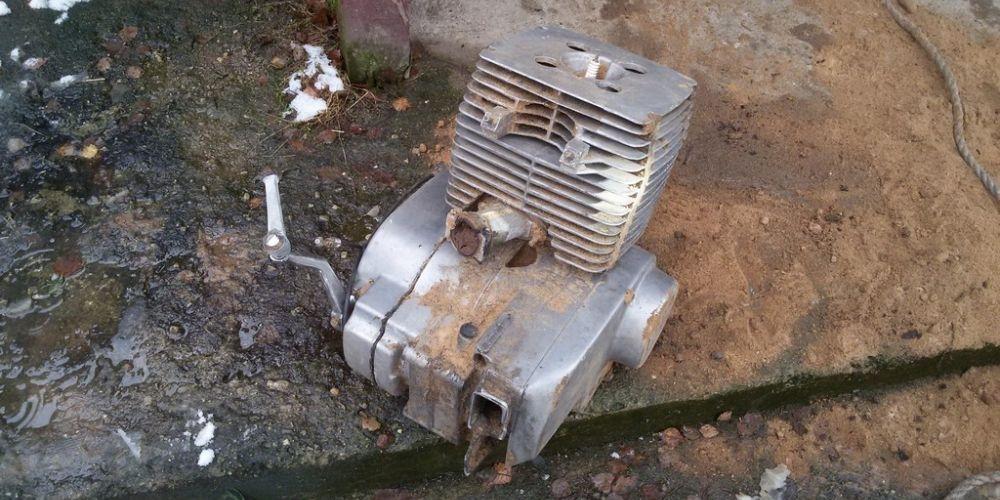 Zakopał sobie motor...