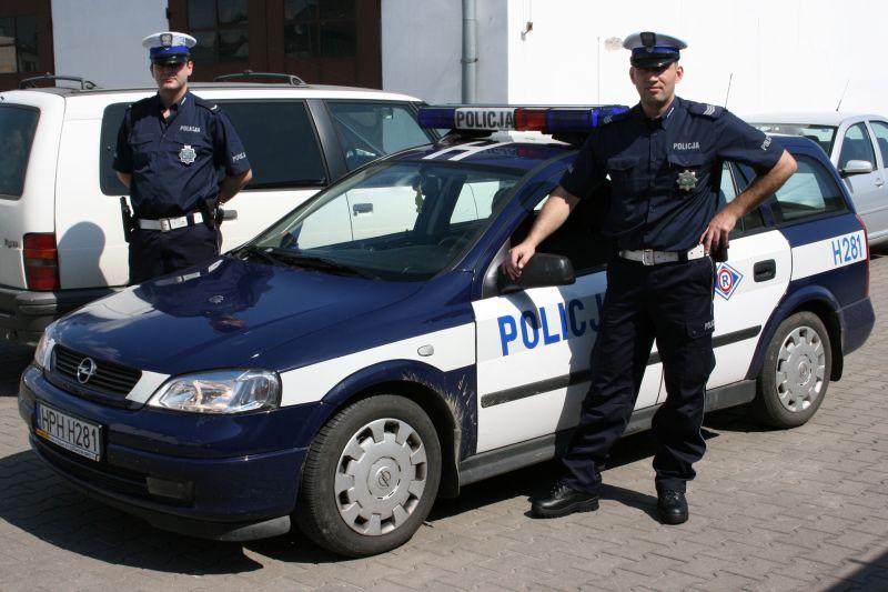 Policjanci założyli nowe mundury
