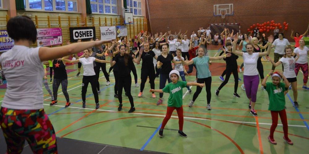 III Charytatywny Maraton fitness z Mikołajem