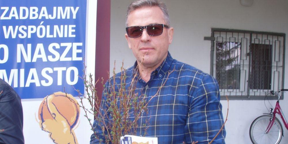Stowarzyszenie rozdaje sadzonki