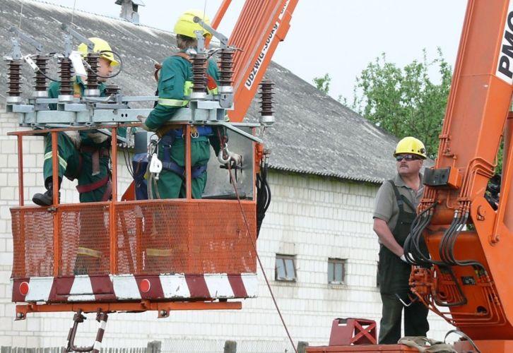 Zmodernizowano słupy energetyczne dla ochrony bocianów