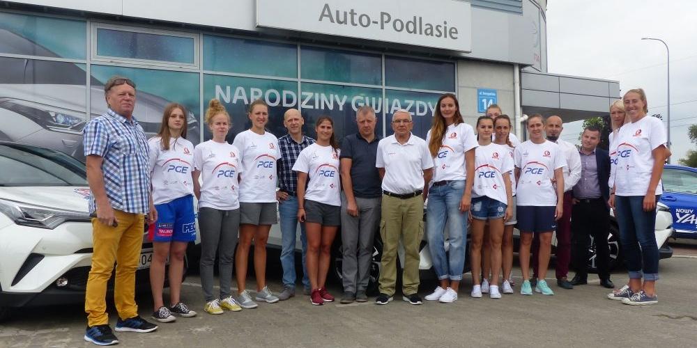 Koszykarki z samochodową flotą od Toyoty