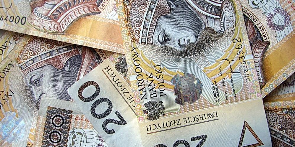 Fałszywi policjanci w Łukowie.20 tys. zł w śmietniku