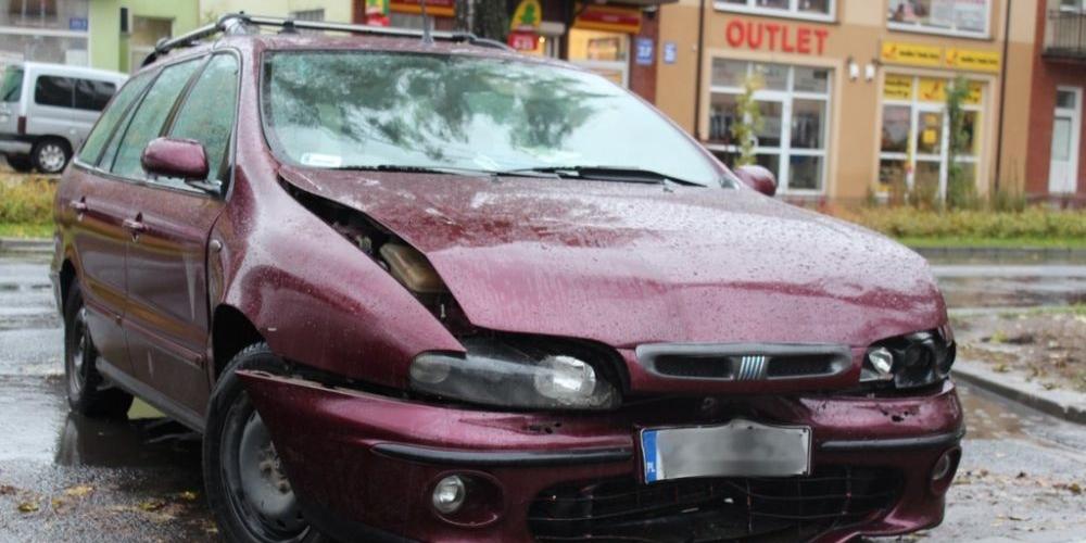 Kolizja przed komendą