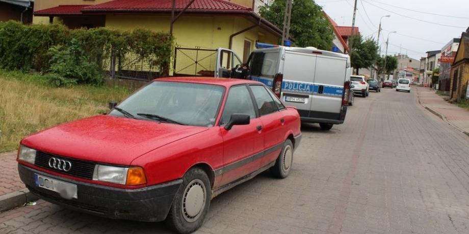 Opijał nowy samochód