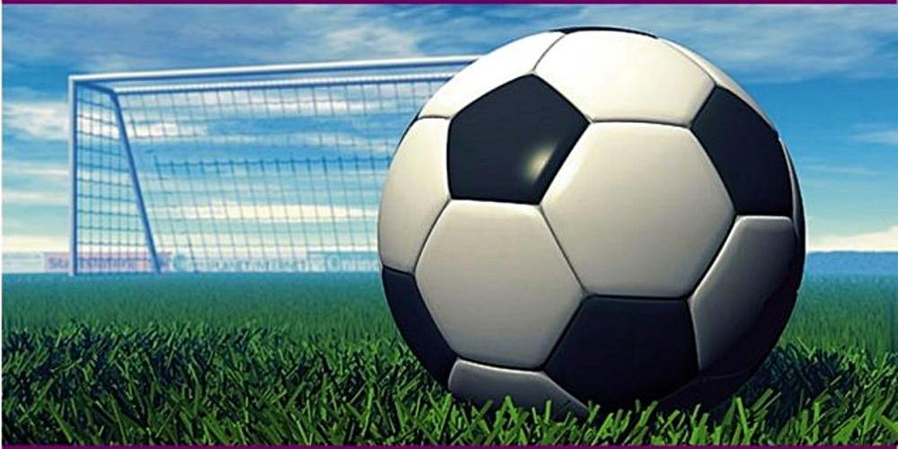 Co robią młodzi futboliści w wakacje?Spotkanie na „Orliku”