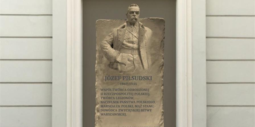 Zbierają na tablicę