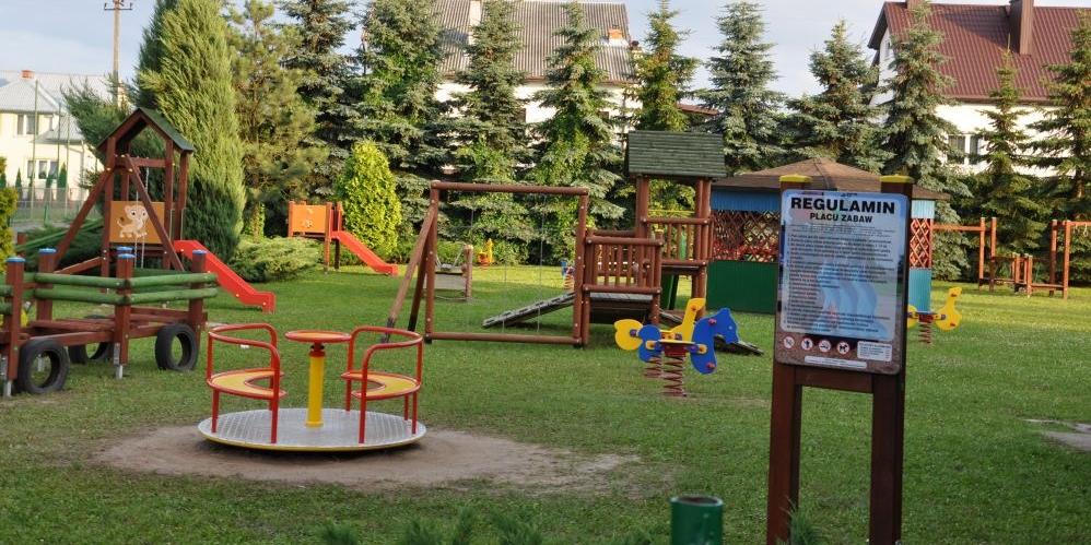 Nowy plac zabaw w Jabłonnie Lackiej