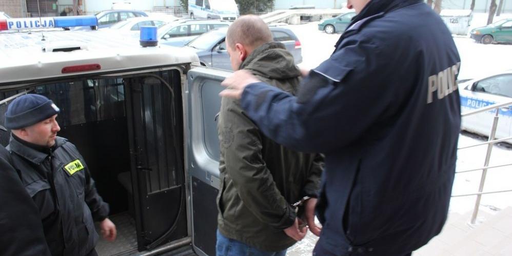 Zatrzymali poszukiwanego trzema listami gończymi