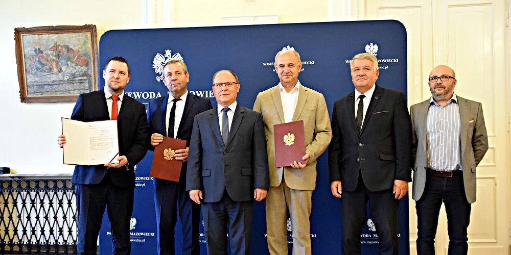 Minister przyznał pieniądzeWojewoda rozdaje promesy