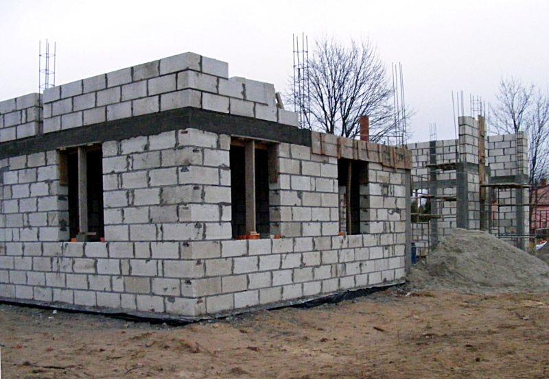 Budowa na wyścigi z mrozem