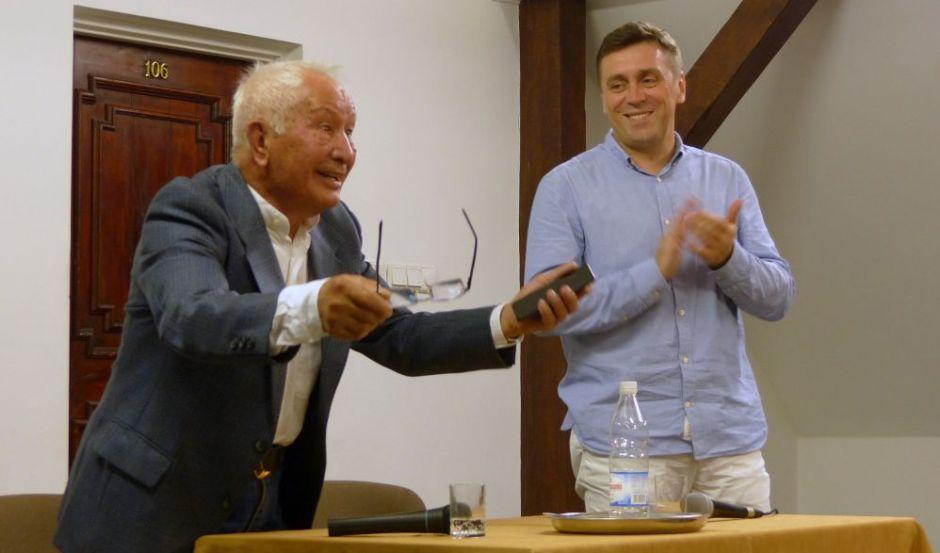 Aktor, tancerz, malarz, pszczelarz