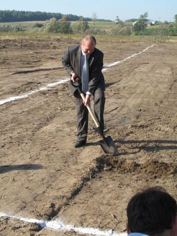 Wbili szpadel