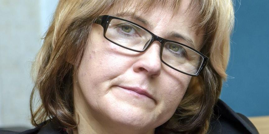 Niech schowają butelki ze stołu