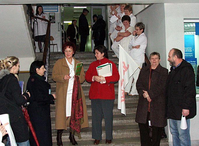 Pracownicy strajkują, starosta gani dyrekcję