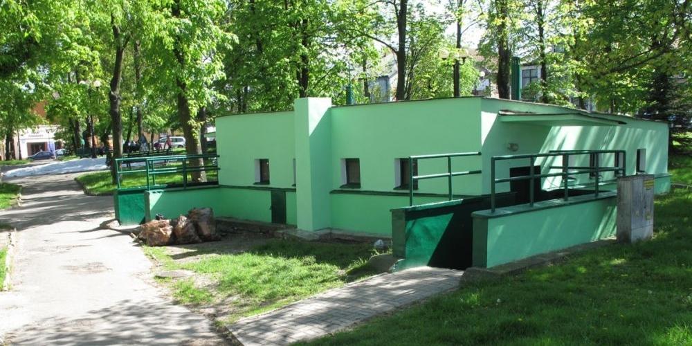 Zburzą szalet