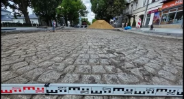 Granitowy bruk historii. Pod warstwą asfaltu w Siedlcach odkryto fragment zapomnianej ulicy