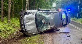 Dachowanie auta na drodze Hołubla–Siedlce. Dwie osob&hellip;