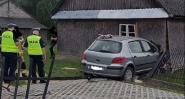 Zderzenie podczas wyprzedzania w Hołubli. Samochód u&hellip;