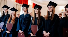 Nowi ratownicy medyczni z dyplomami. Uroczystość abs&hellip;