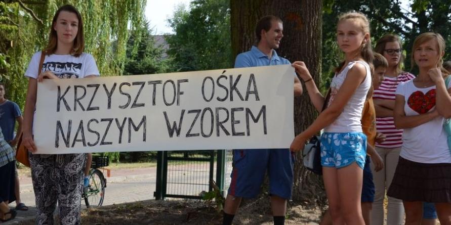 Pikietowali w obronie dyrektora 