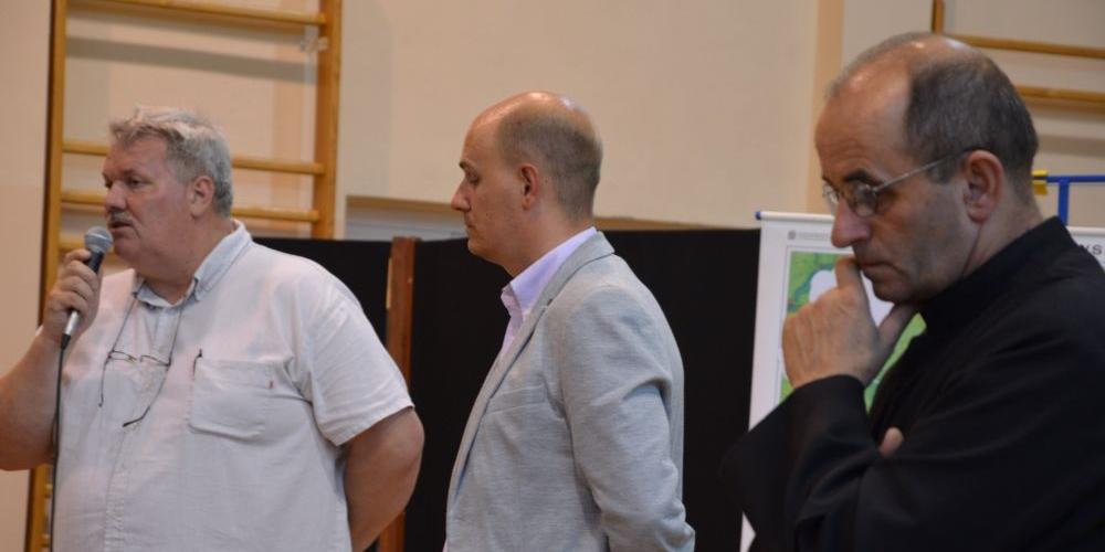 Między rodzicem, wójtem  a plebanem