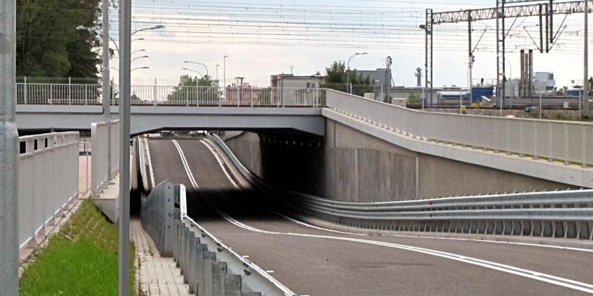 W tunelu ruch wahadłowy
