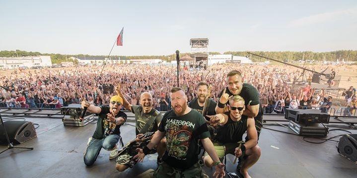 Metalowa energia , melodyjne refreny