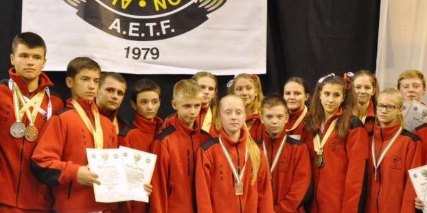 16 razy na podium