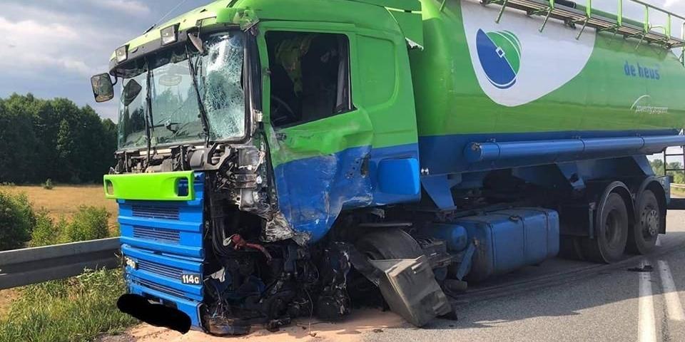 Zderzyły się dwie scanie i ford
