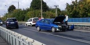 Kolizja na wiadukcie