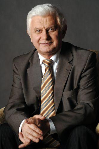 Chce debaty po angielsku