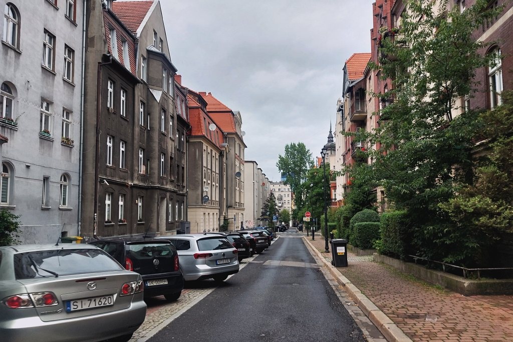 Sąd skazał mężczyznę, który 10 lat temu włamał się do samochodów w centrum Katowic