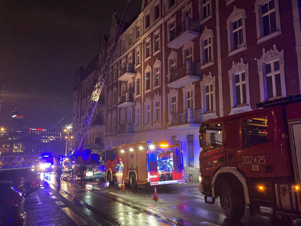 Pożar w kamienicy w centrum Katowic. Do szpitala trafiło kilkunastomiesięczne dziecko