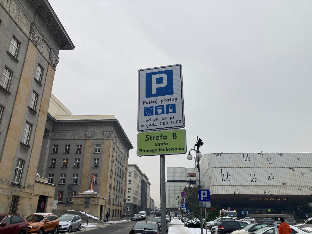 MZUiM miał wysyłać przypomnienia o kończącym się okresie ważności Parkingowej Karty Mieszkańca, ale nie wszyscy dostają maile
