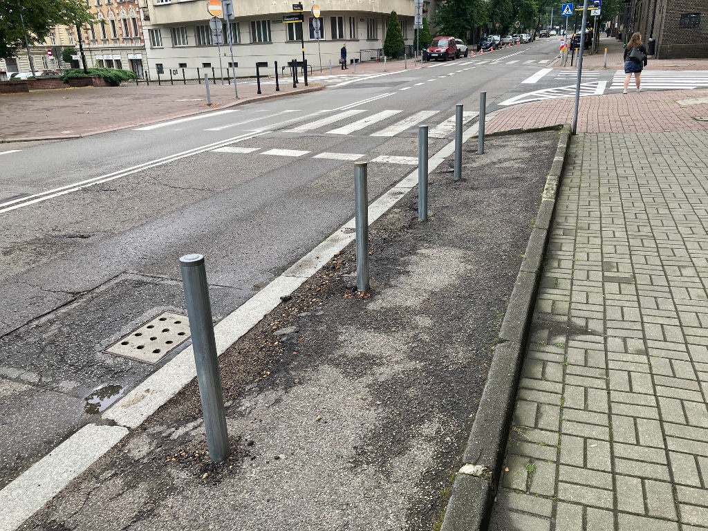 W centrum Katowic ma być beton i samochody. Zieleń jest zbędna