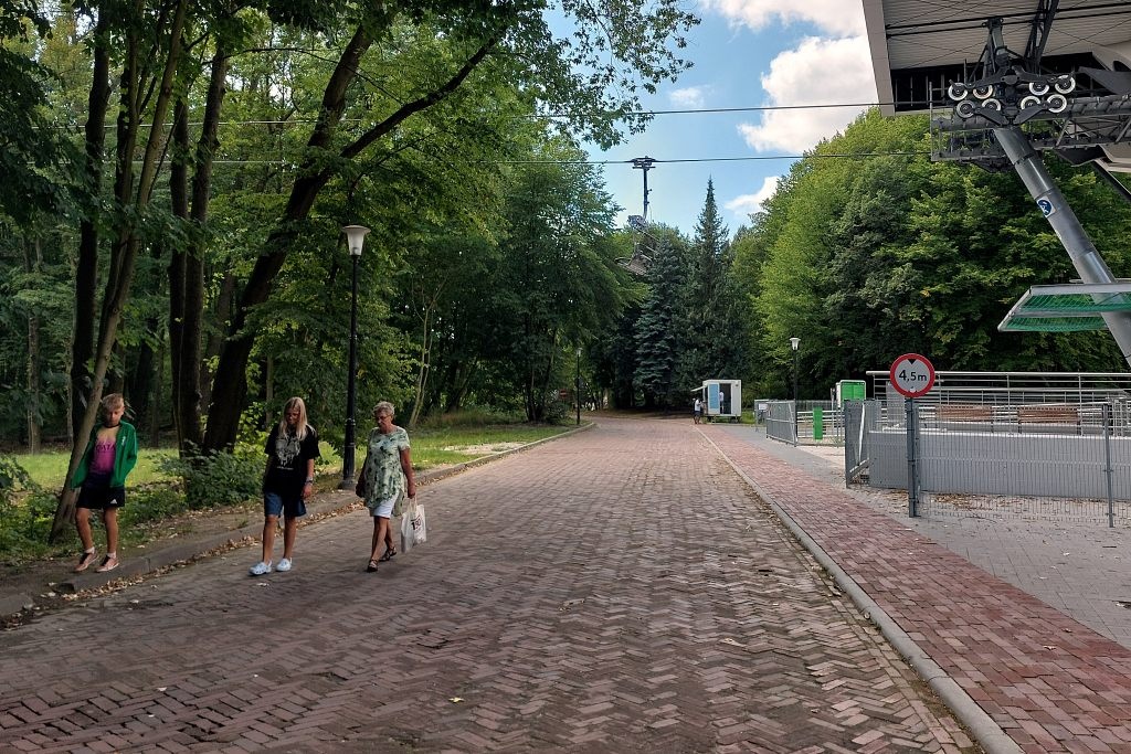 Zmiany na alei Parku Śląskiego. Klinkier do wymiany, a autobusy zaparkują przy Planetarium