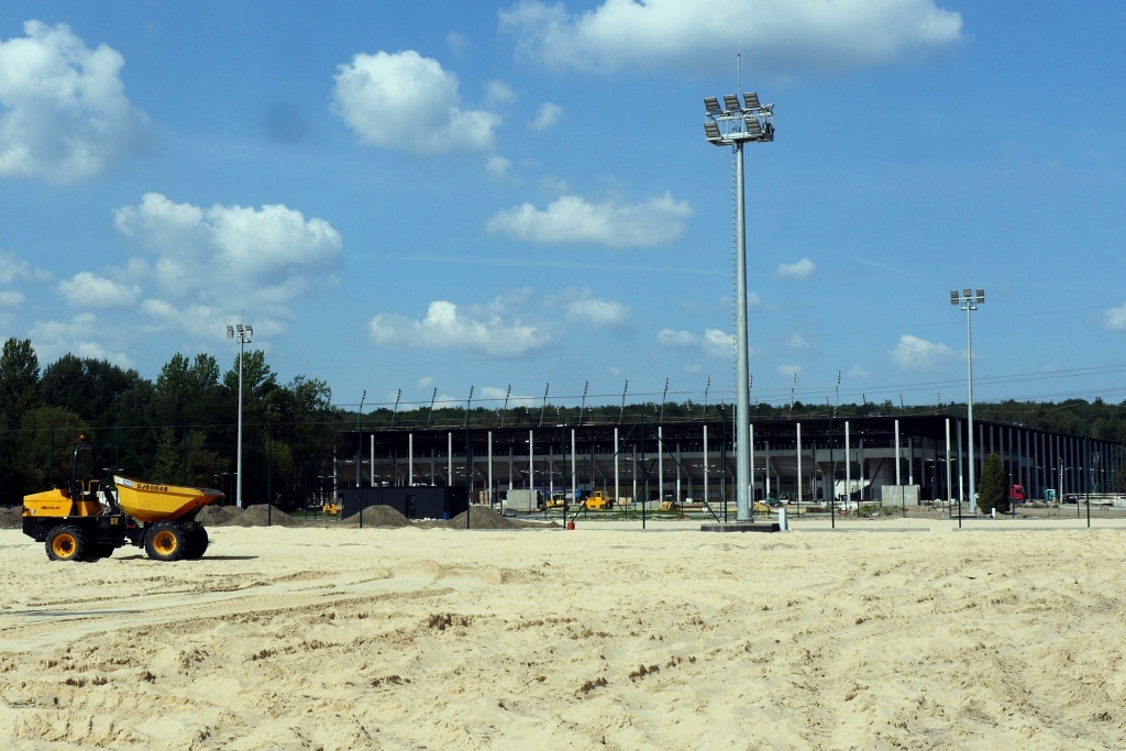 Miasto chce zamontować fotowoltaikę na nowym stadionie. Ogłoszono przetarg