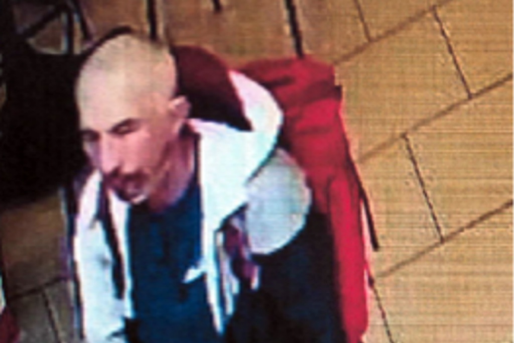 Kradzież w Galerii Katowickiej. Policja szuka mężczyzny ze zdjęcia