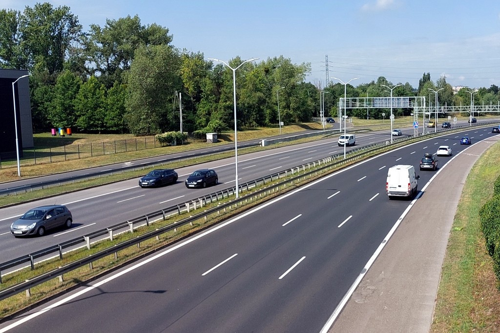 Kierowcy na celowniku odcinkowego pomiaru prędkości na DTŚ. W kilka dni kilka tysięcy wykroczeń